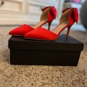 Red Bow Pumps